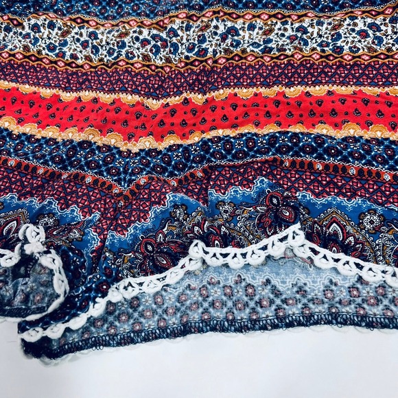 Patterned shorts Size Large - Picture 3 of 8